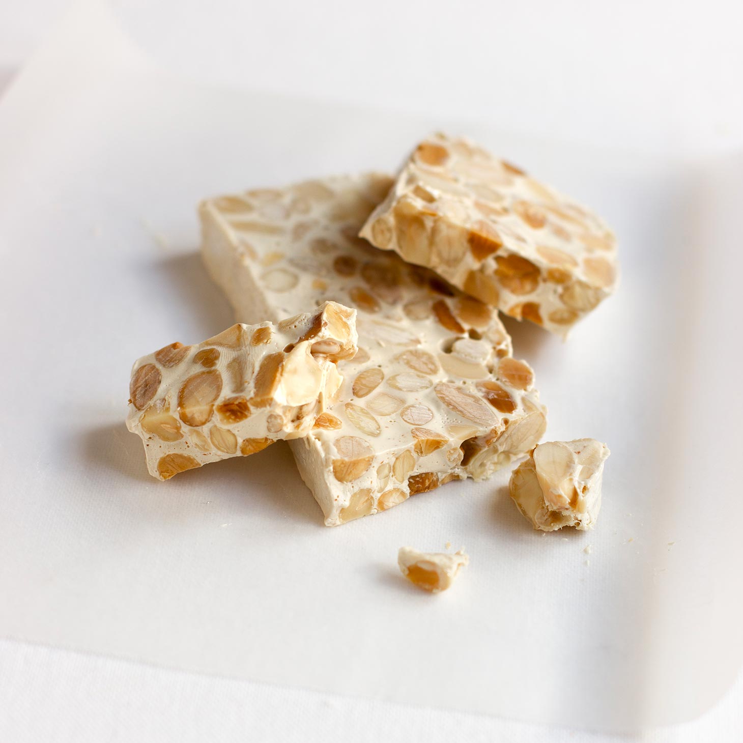 Turron Alicante z migdałami
